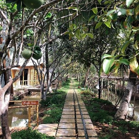 Hide Away Bungalows In Ben Tre City Exterior photo