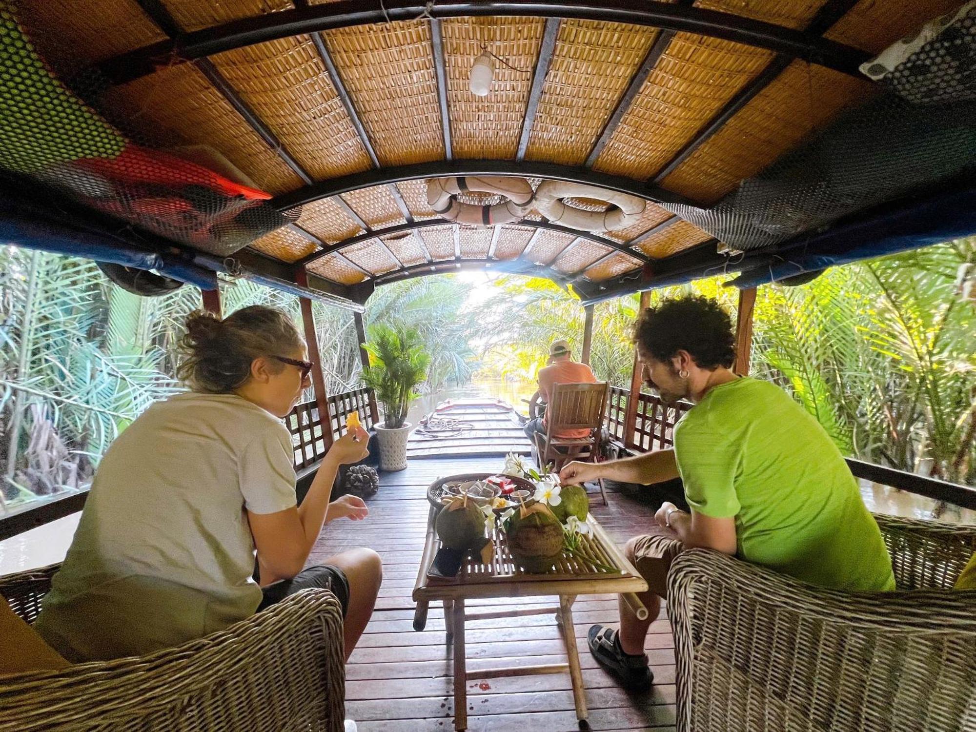 Hide Away Bungalows In Ben Tre City Exterior photo