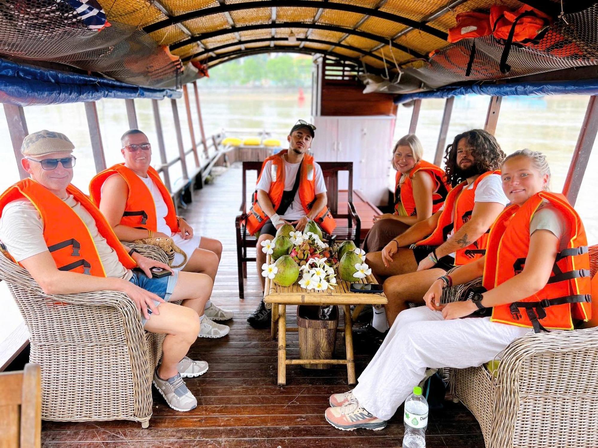 Hide Away Bungalows In Ben Tre City Exterior photo